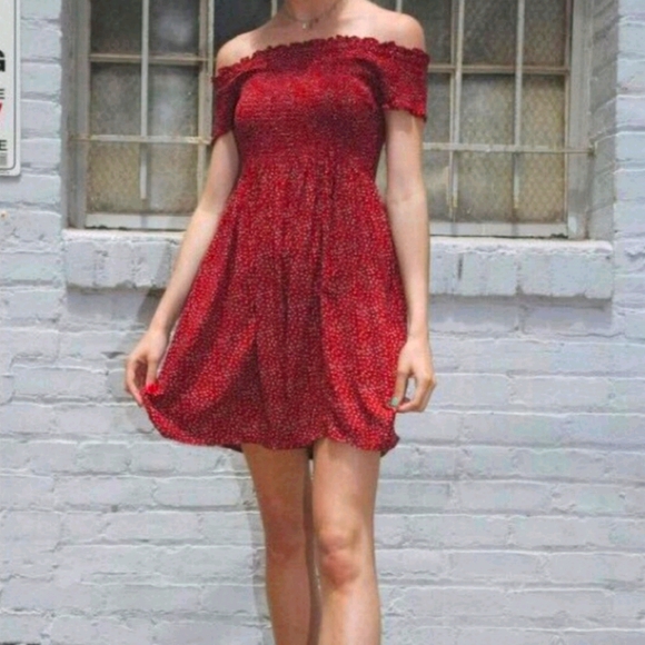 Brandy Melville Dresses & Skirts - Brandy Melville Floral Off Shoulder Smocked Dress